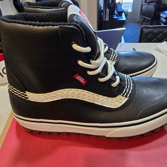 Vans Standard Mid Snow MTE Winter Boot Waterproof Black White Mens US Size 11 - Picture 1 of 11